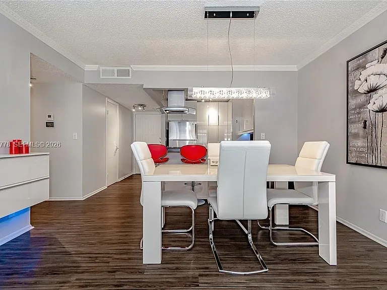 200 Leslie Dr #926 — Photo 3