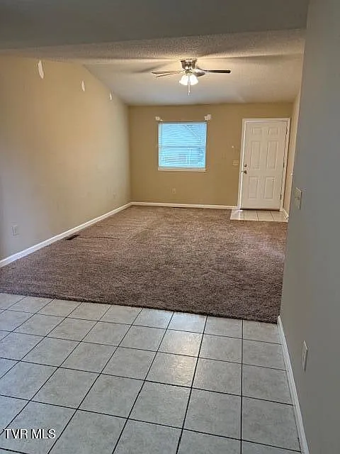 Building Photo - 121 Mesa Dr