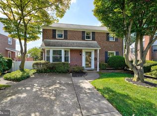 76 Warrior Rd, Drexel Hill, PA 19026