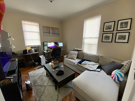 Rented by Voro, LLC | media 19