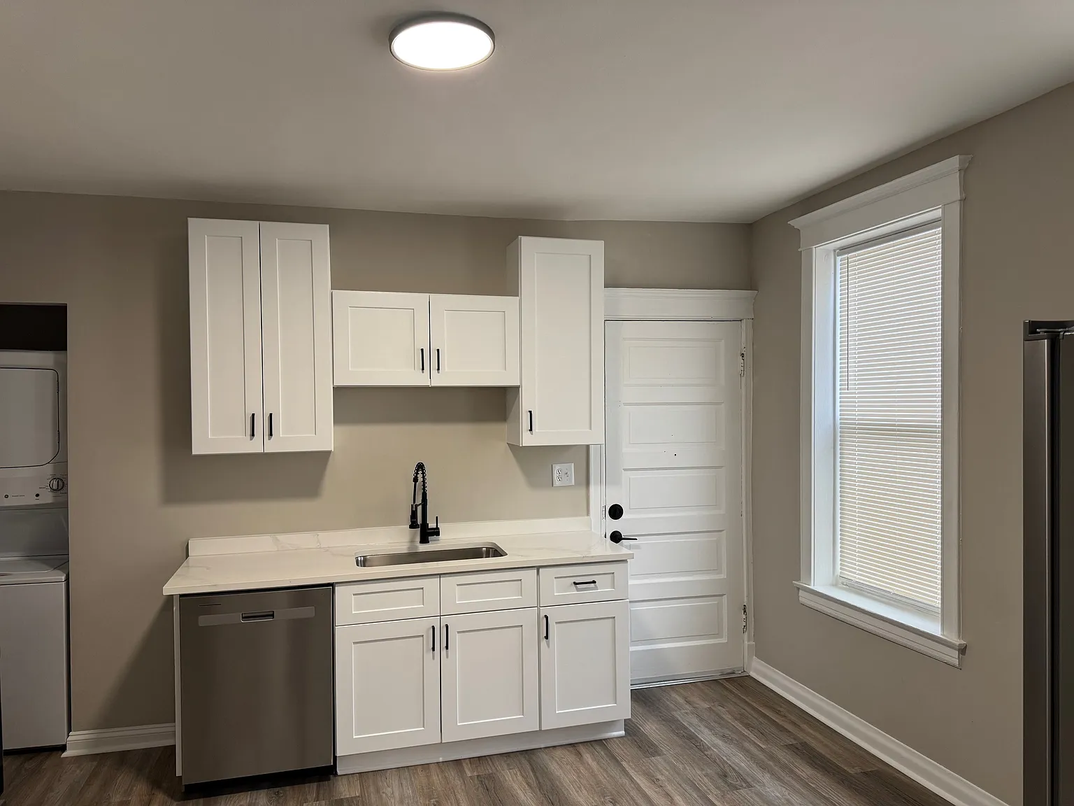 2 bed, 995 sqft, $1,650 — Photo 3