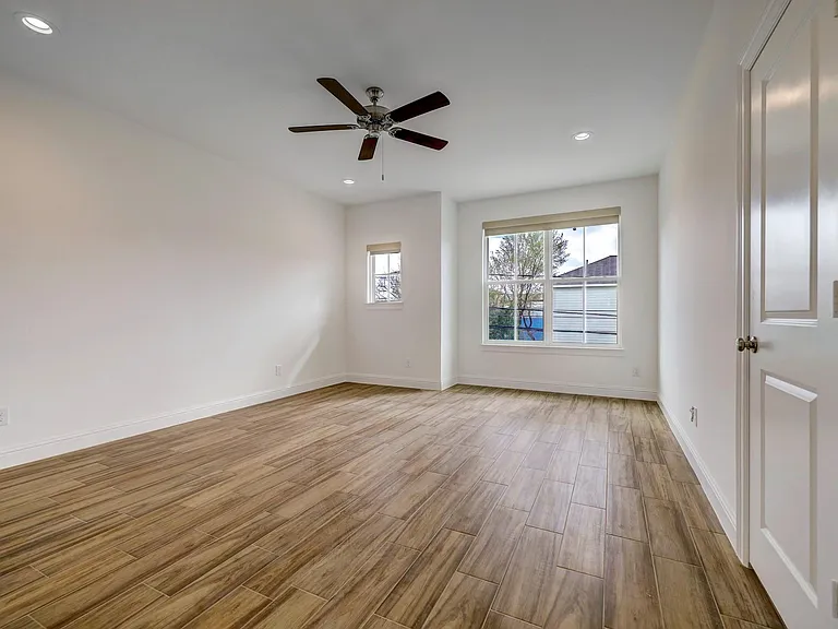2133 Naomi St #B — Photo 6