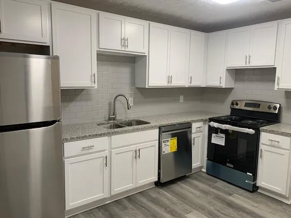 8342 Warren Dr, Douglasville, GA 30134