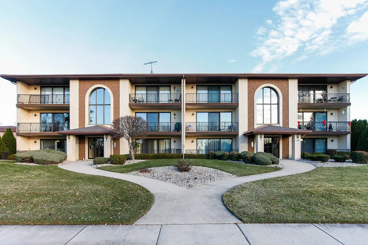15229 Catalina Dr Unit 2C photo 1