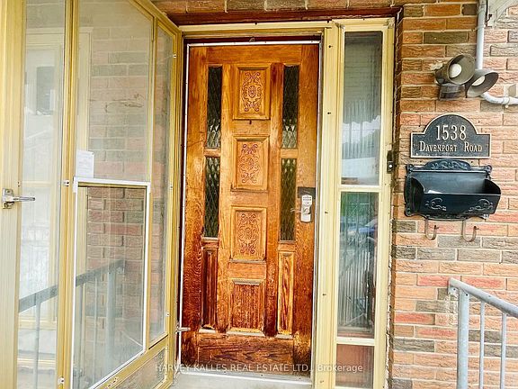 2nd image of 1538 Davenport Rd