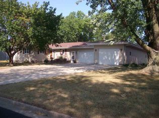 1804 Lawler St, Emmetsburg, IA 50536
