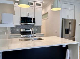 2950 N Sheffield Ave APT 1F, Chicago, IL 60657