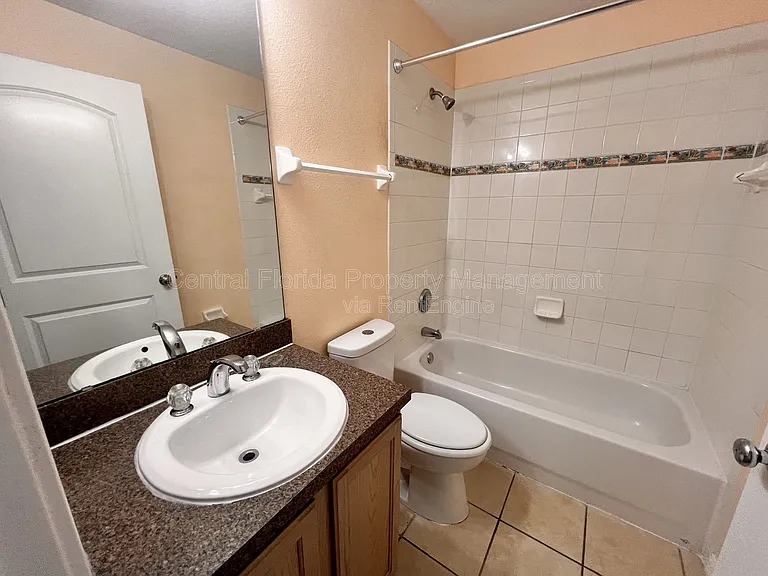 1821 Courtland St — Photo 14