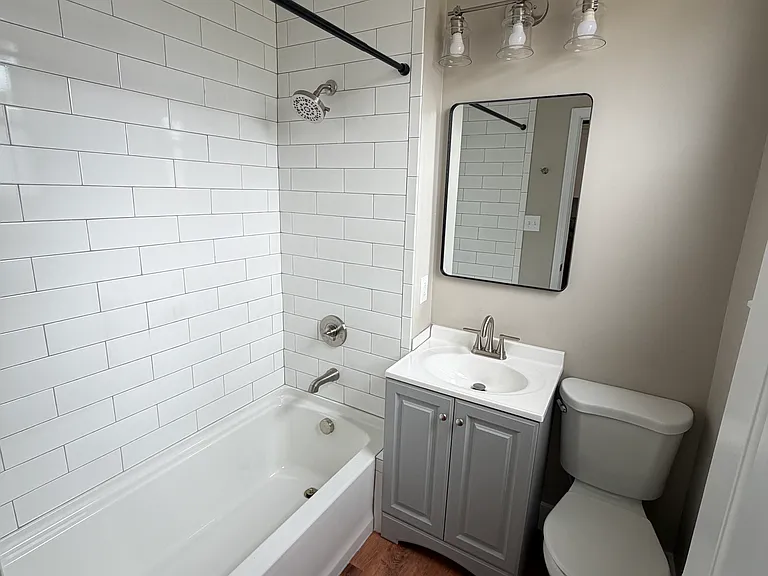 315 Park St — Photo 3