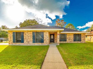 210 Coachman Dr, Houma, LA 70360