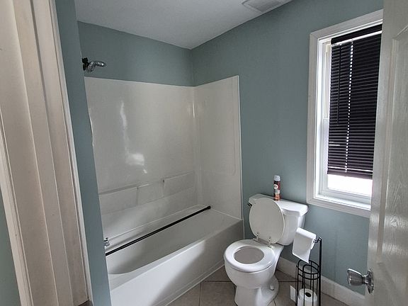 4th image of 605 S 30th St