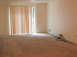 5833 Library Rd APT 1E, Bethel Park, PA 15102