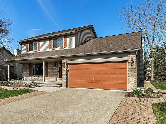3rd image of 1349 N Hidden Creek Dr