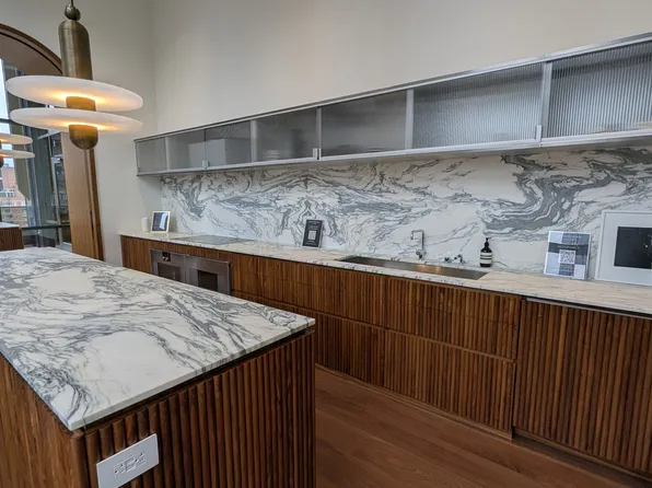 135 East 47th Street image 15 of 23