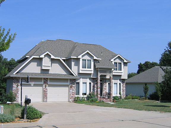2-car driveway