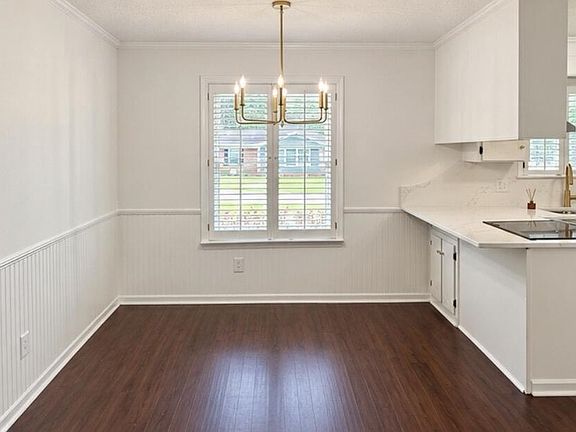 3rd image of 107 Bartlet Ln