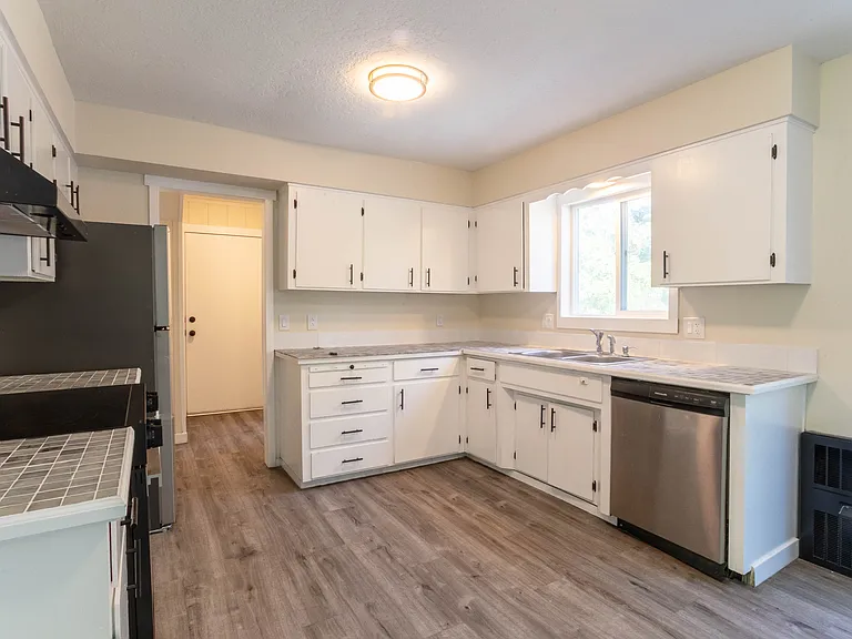 2812 N Fruitland Ln — Photo 3