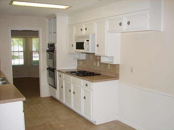 4th image of 6800 Corona Dr