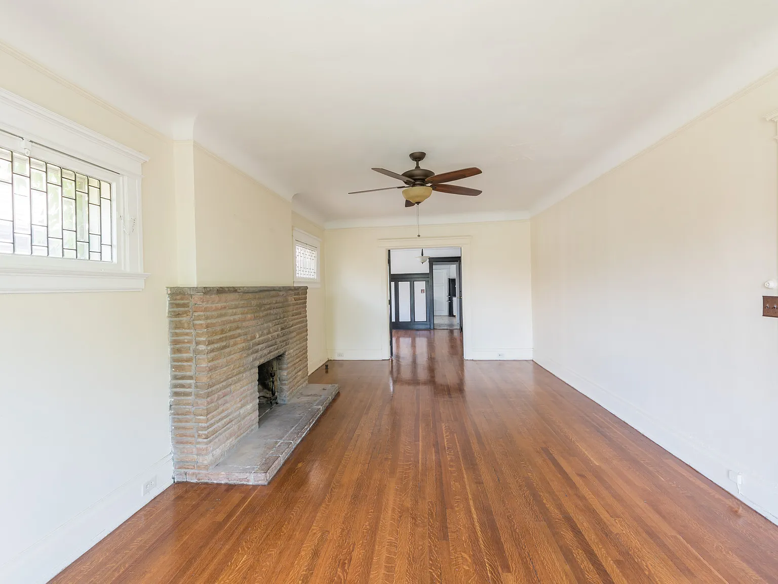 3 bed, 1945 sqft, $2,100 — Photo 4