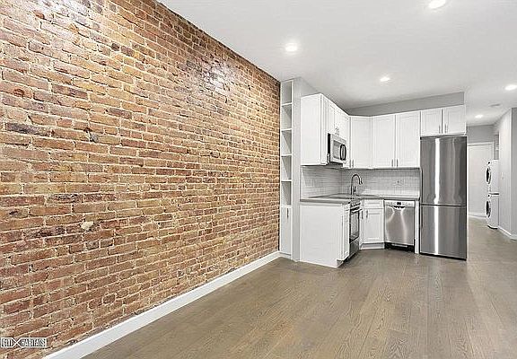 2nd image of 450 Amsterdam Ave APT 3N