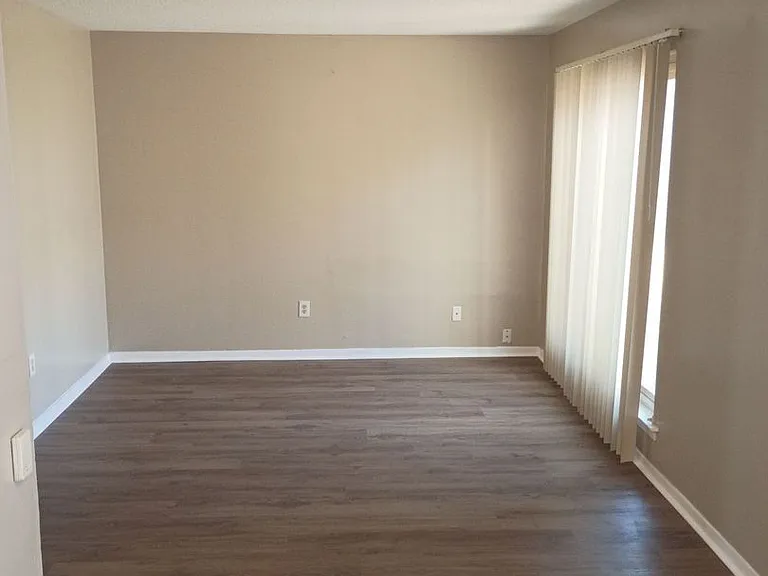 2835 Los Gatos Ct #3 — Photo 3
