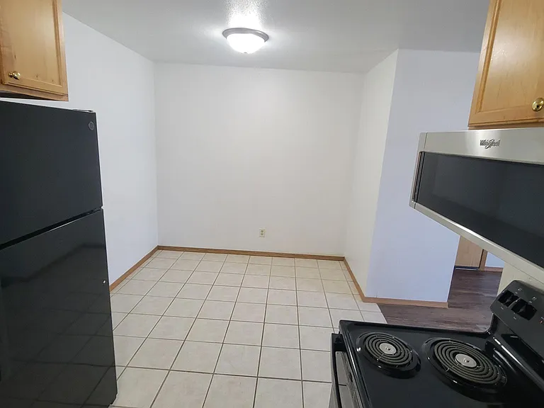 1701 La Crescent St #133 — Photo 7