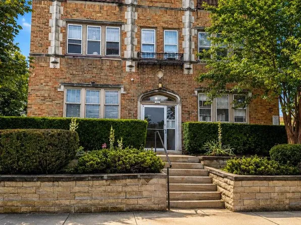 1922 N Palmer STREET, Milwaukee, WI 53212