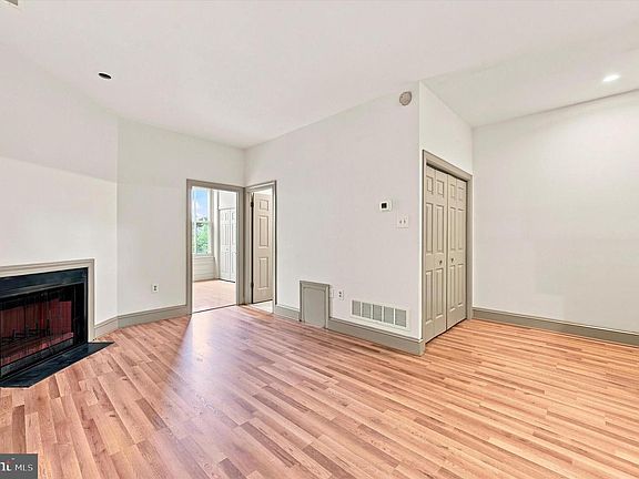 5th image of 1529 Green St APT C