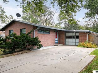 701 Dale Dr, Lincoln, NE 68510