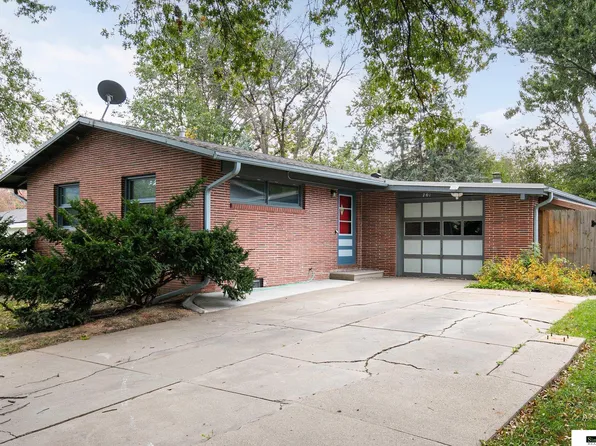 701 Dale Dr, Lincoln, NE 68510