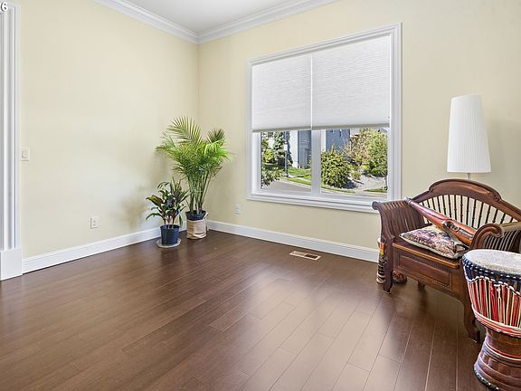 4th image of 1447 S 8th Way