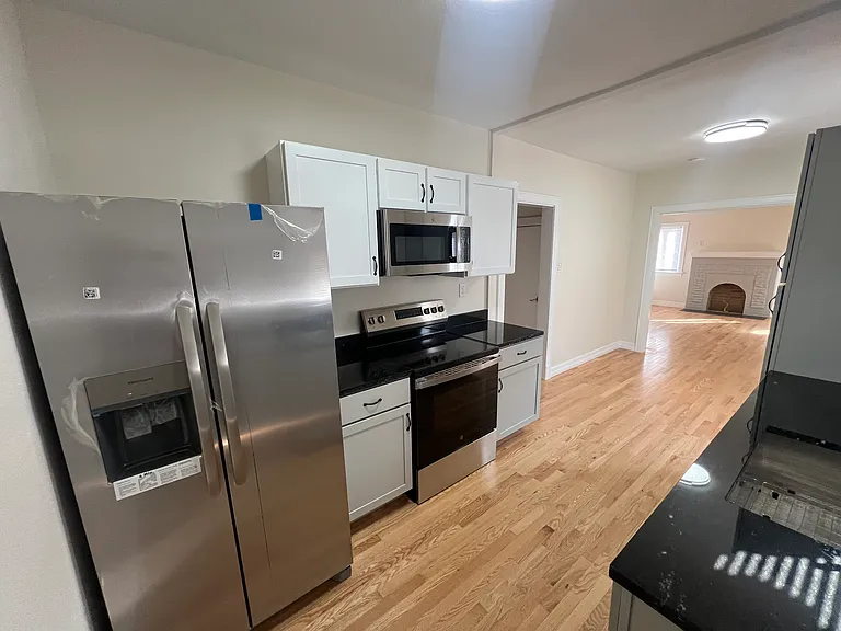 5117 Mission Ave — Photo 7