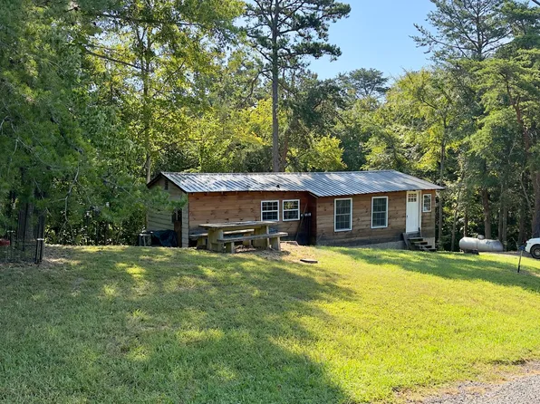 1560 Mayflower Ln, Dandridge, TN 37725