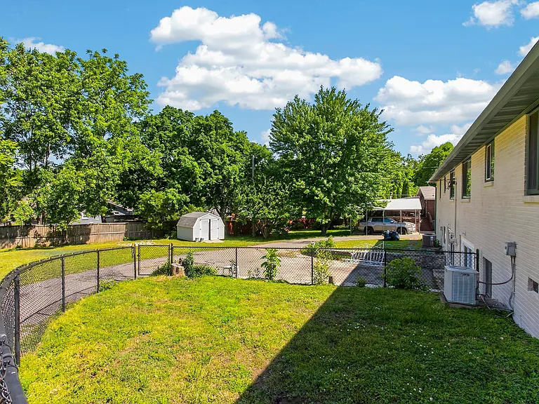 218 Cumberland Cir #1 — Photo 34