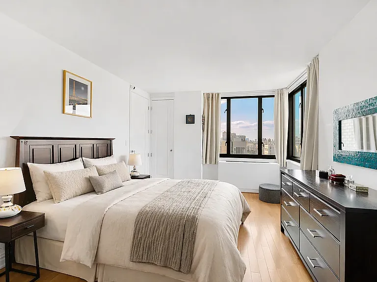 1438 3rd Ave #21B — Photo 6