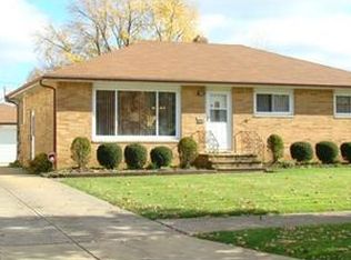 1293 Jackie Ln, Mayfield, OH 44124