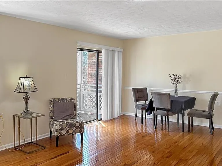 475 Mount Vernon Hwy NE #C225 — Photo 4