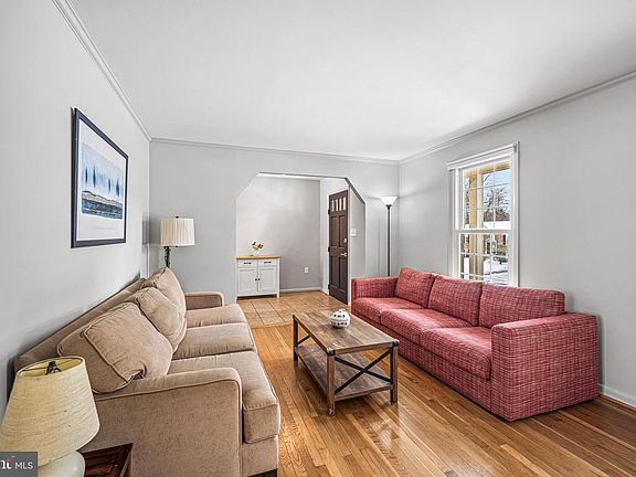 4th image of 3205 Llewellyn Field Rd