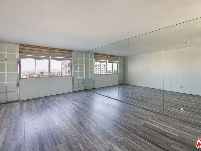 7250 Franklin Ave #702 — Photo 6