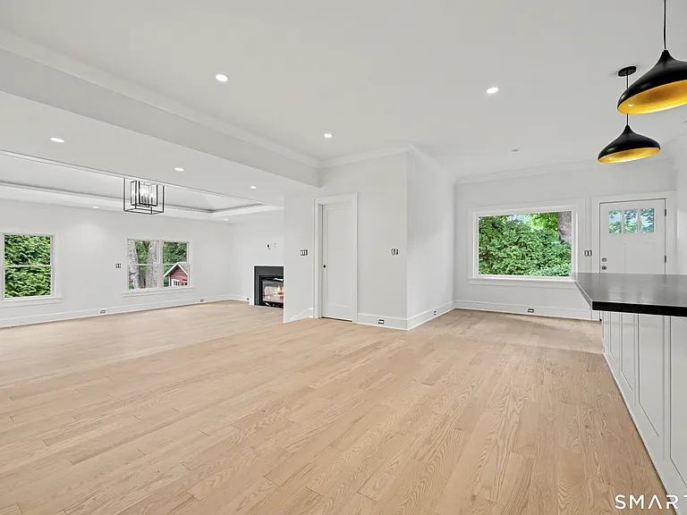15 Shorelands Pl — Photo 5