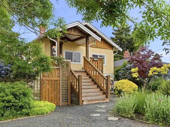 3130 Kingsley St, Saanich, BC V8P 4J4