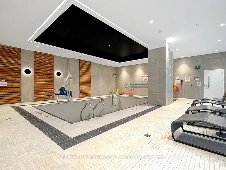 340 Queen St #1302 — Photo 46