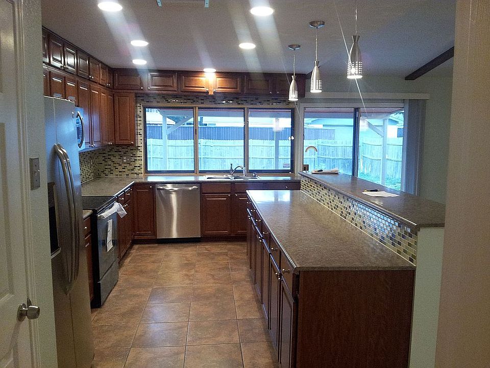 1st image of 4225 Mayflower Dr