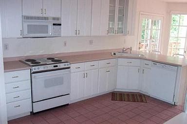 5th image of 9405 Locust Hill Rd