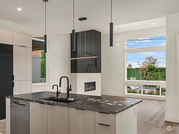 5th image of 242 5th Avenue W