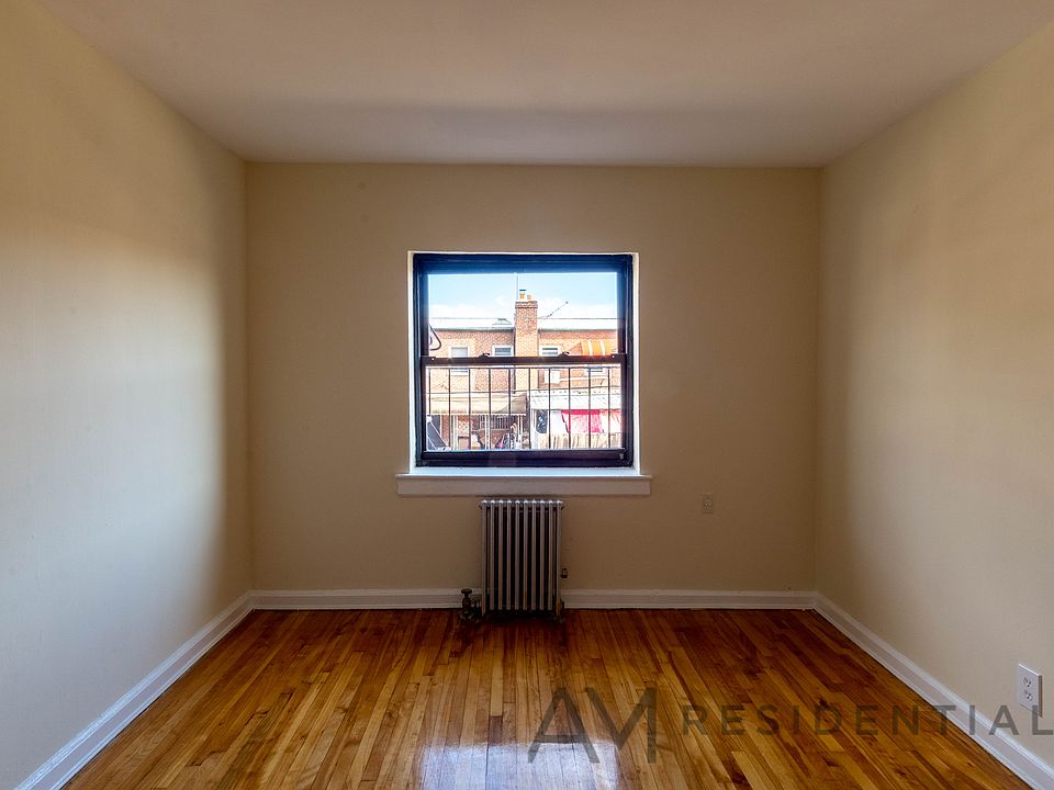 2nd image of 268 Bay 17 St #2B