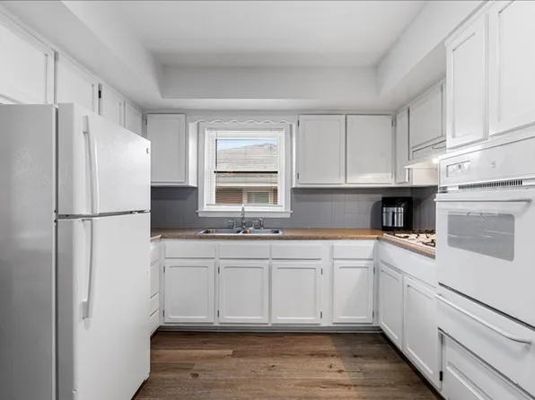 Greenfield Square LLC