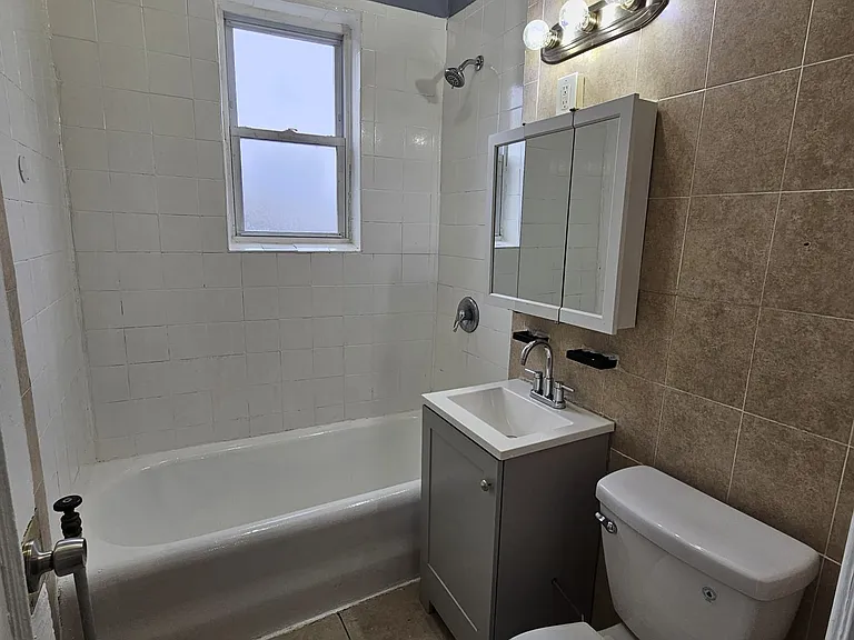 160 Grumman Ave #503 — Photo 3