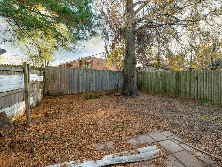 163 Spruance Rd — Photo 22