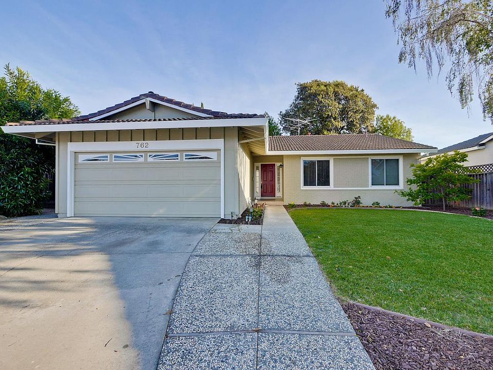 1st image of 762 Bamboo Dr